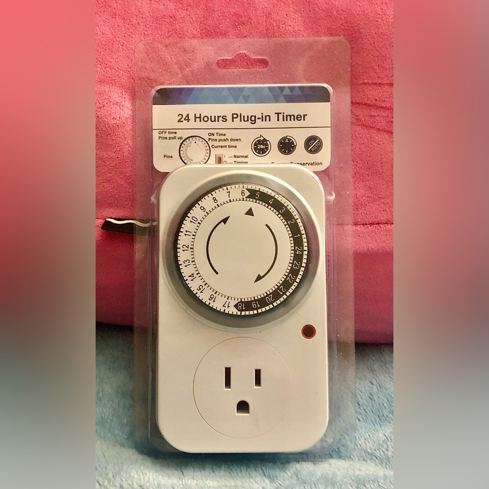 NWT 24 hour plug in timer